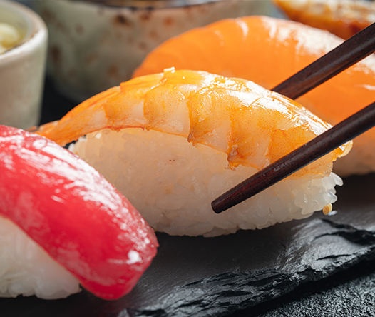 sushi nigiri de salmón